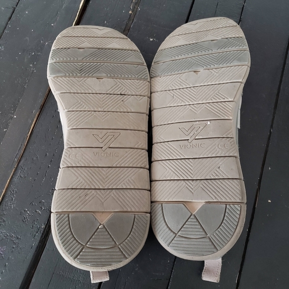 Vionic Women's 8 Kristi Grey Suede Slip On Shoes Comfort Loafers Orthopedic - Picture 3 of 9